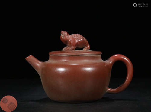 A BEAST SHAPED TOP COVER ZISHA TEAPOT WITH MARK