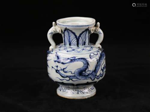 A Chinese Blue and White Porcelain Vase