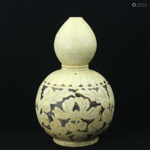 A Chinese Double Gourd Porcelain Vase