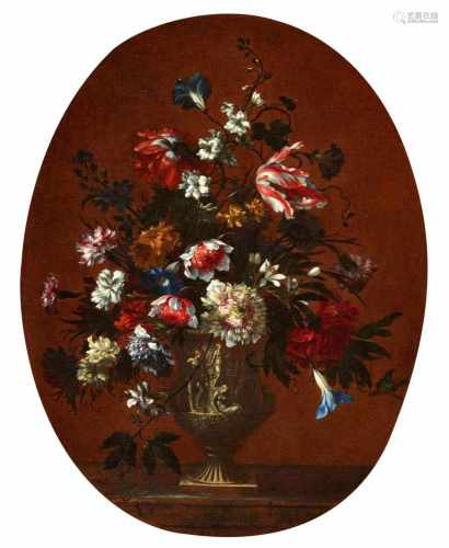 Nicolas BaudessonReliefvase mit BlumenÖl auf Leinwand (doubliert). (Darstellung oval) 76 x 60 cm.