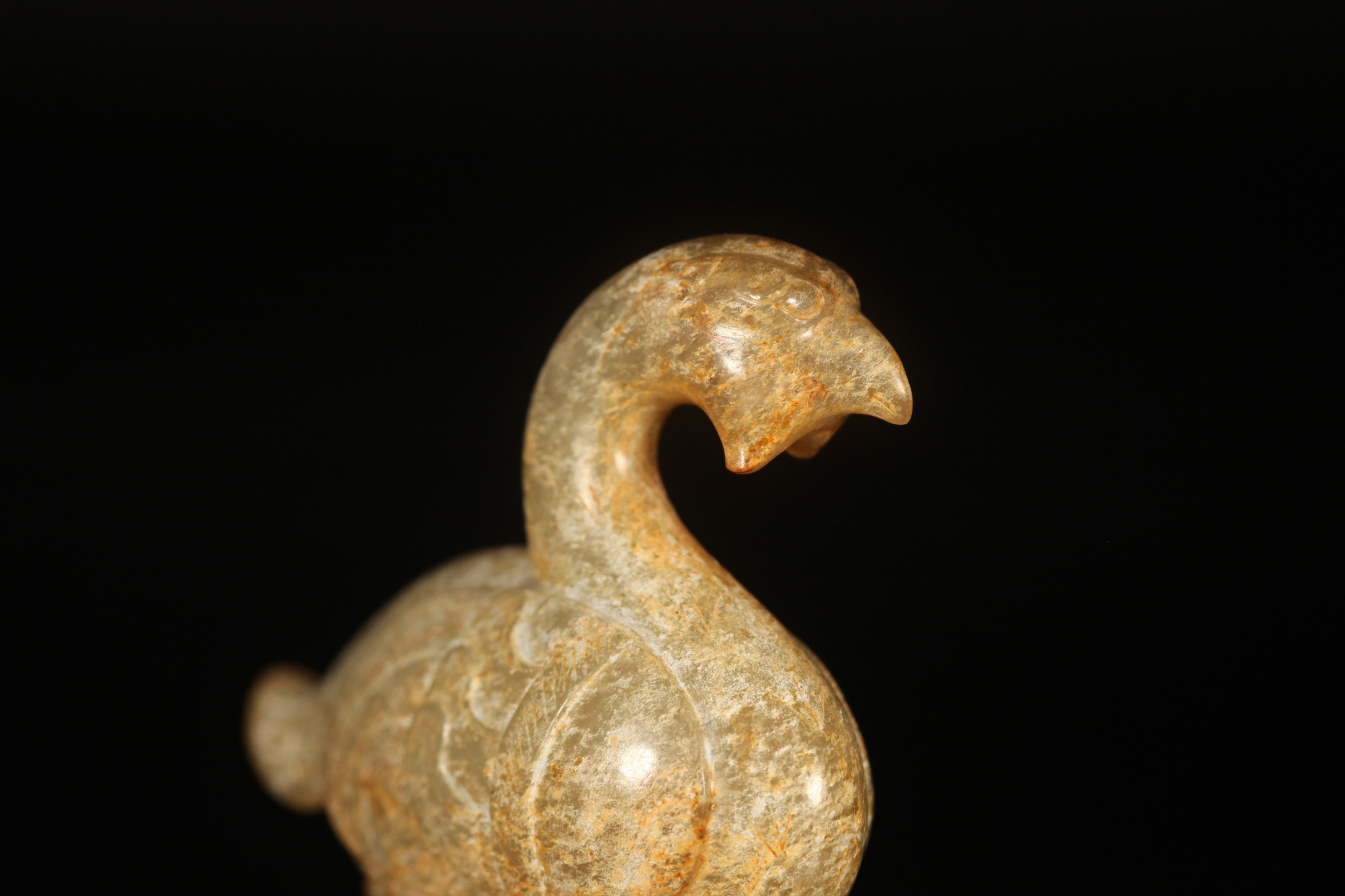 汉代圆雕玉鸟拍卖图片