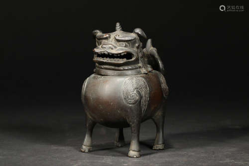 A BRONZE CASTED BEAST SHAPED CENSER