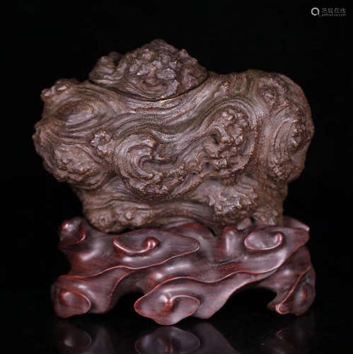 A CHENXIANG WOOD CARVED NATURE SHAPED JAR