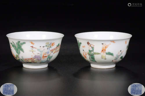 PAIR FAMILLE ROSE GLAZE STORY PATTERN CUP