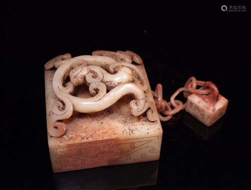 AN OLD JADE CARVED PHOENIX PATTERN SEAL