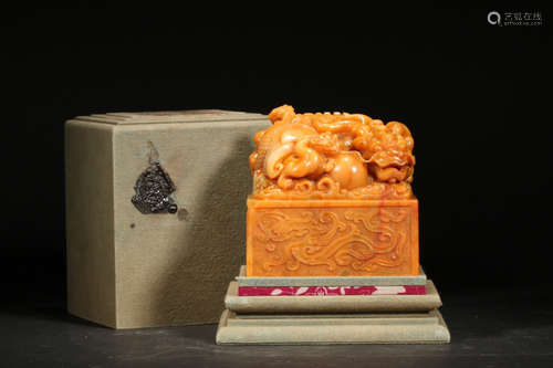 A TIANHUANG STONE CARVED DRAGON SHAPED SEAL