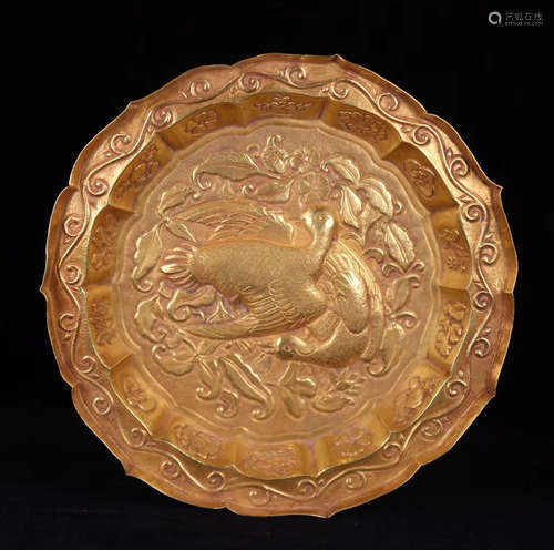 A GOLD CASTED KWAI KOU SHAPED CRANE PATTERN PLATE