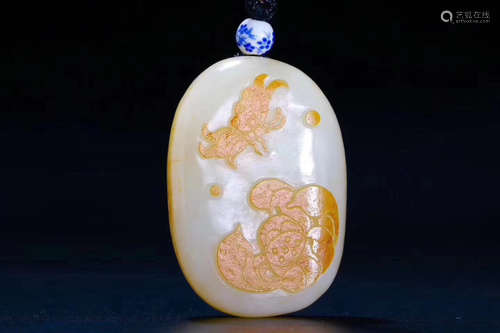 A HETIAN JADE CARVED BUTTERFLY PATTERN PENDANT