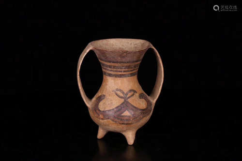 A MAJIAYAO BINAURAL POTTERY TRIPOD JAR