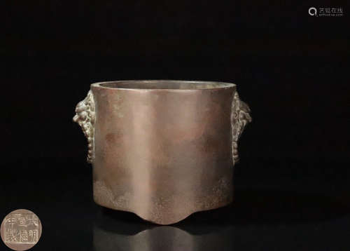 A BRONZE CASTED LION SHAPED EAR CENSER