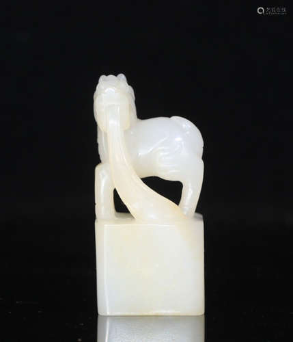 A HETIAN JADE CARVED BEAST SHAPED SEAL