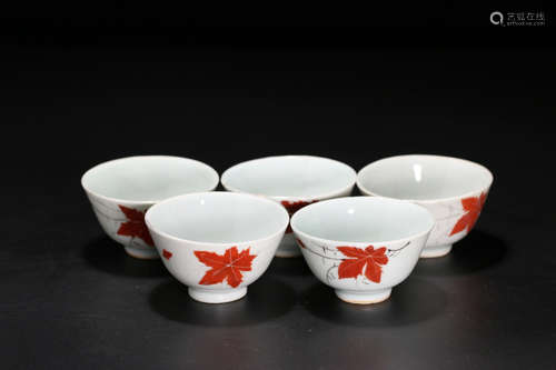 SET WHITE GLAZE LEAF PATTERN CUPS