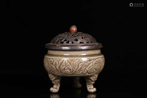 A SONG DYNASTY YAOZHOU YAO FLORAL PATTERN CENSER