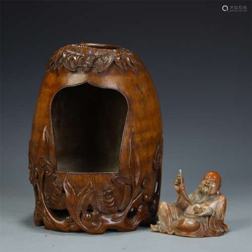 CHINESE SOAPSTONE SEATED LOHAN WITH BAMBOO ROOT CARVED NICHE