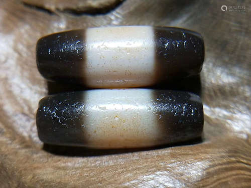 AN OLD TIBETAN DZI-BEAD