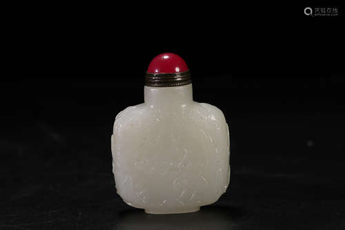 A STORY DESIGN HETIAN JADE SNUFF BOTTLE