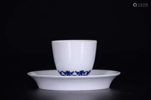 17-19TH CENTURY, AN OLD OFFICIAL KILN WHITE GLAZE WINE CUP, QING DYNASTY