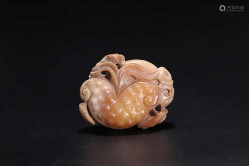 A NYINGCHI DESIGN ANCIENT JADE HAND PIECE