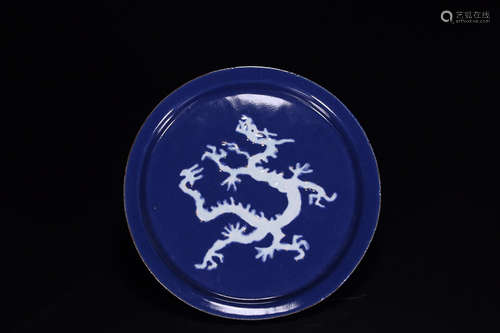 12-13TH CENTURY, A DRAGON PATTERN BLUE GLAZE PLATE, YUAN DYNASTY