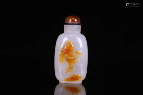 1912-1949, A BIRD PATTERN OLD AGATE SNUFF BOTTLE, THE REPUBLIC OF CHINA