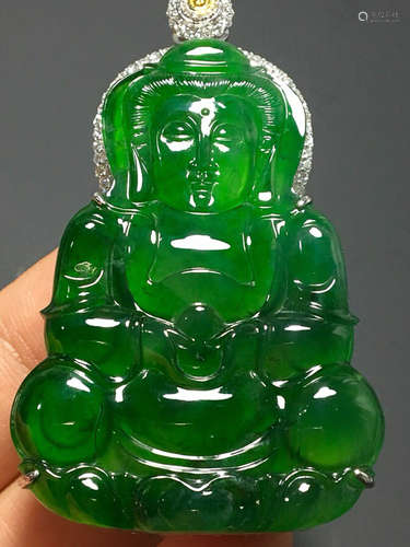 A GUAN YIN DESIGN ZHENGYANG GREEN ICE JADEITE PENDANT