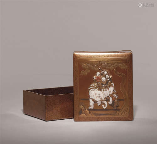 明治时期 金莳绘嵌宝童子戏象图长方盒