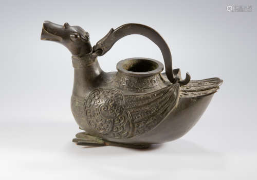 An archaic ritual bronze wine vessel