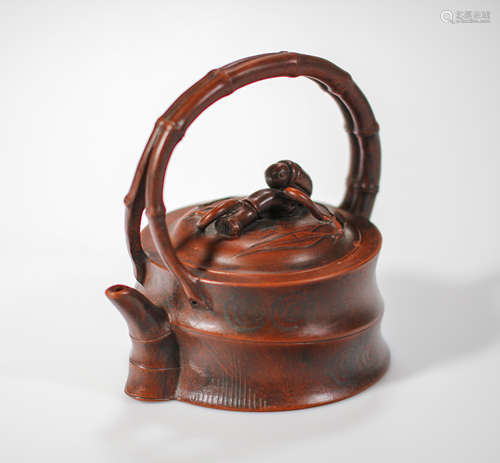 A Zhou Guizhen Yixingteapot cylindrical teapot