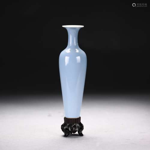 A  Imperial Ru-Type Ware Vase Bottle, Qing Dynasty