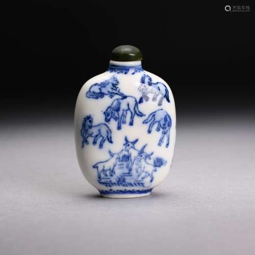 Chinese Blue and White Porcelain Snuff Bottle