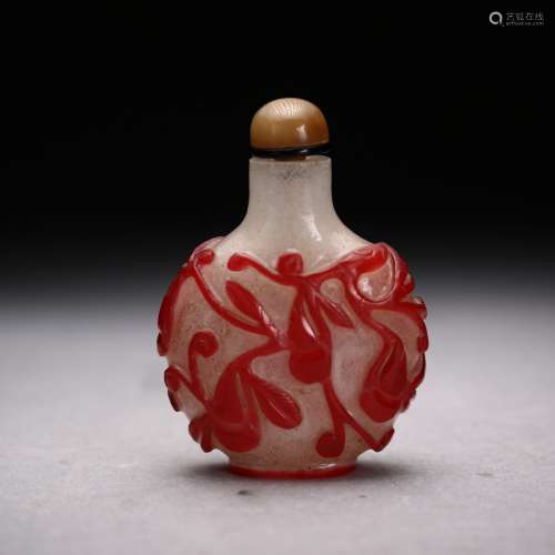 A Chinese Peking glass snuff bottle
