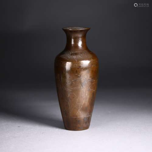 A Chinese Antique Bronze Vase Bottle