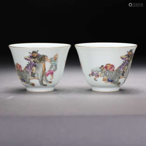A Pair of Famille Rose Cups,Yongzheng Mark