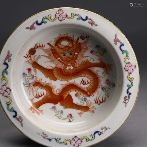 A Chinese Famille Verte Porcelain Dish