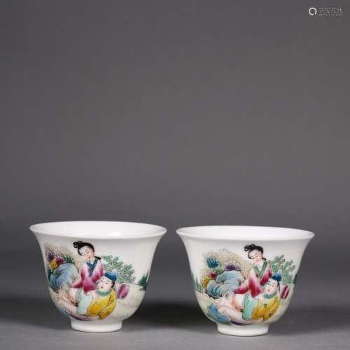 Pair of Chinese Famille Verte Cups,Late Qing Dynasty