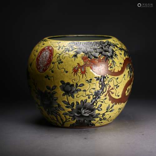 A yellow -ground griselle-anameled jar,Qing Dynasty.