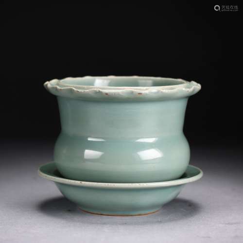 A Chinese antique Longquan Yao Garden vase Set