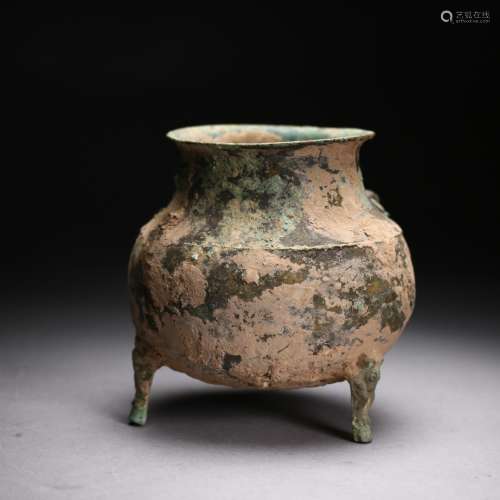 A Chinese Archaic Bronze Tripod Ding,Han Dynasty