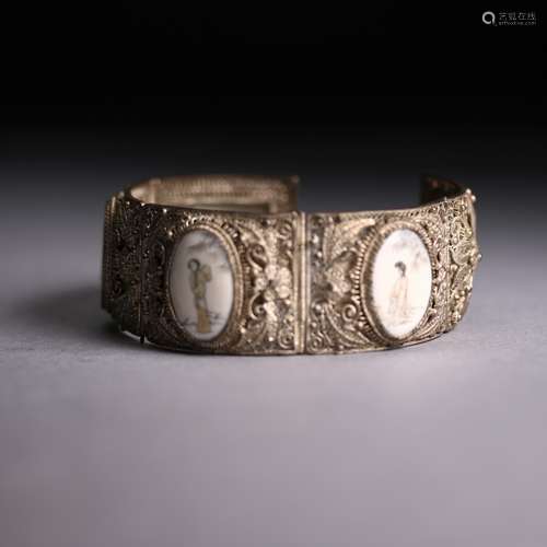 A Chinese Inlaid Silver Bracelet,Qing Dynasty