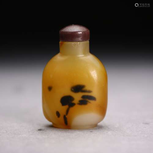 A Chinese Agate Snuff Bottle,19th century