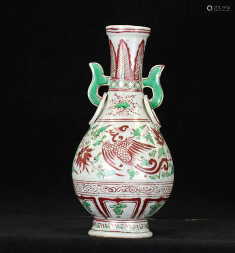 A RED & GREEN GLAZE PORCELAIN VASE IN PHOENIX BLOSSOM DESIGN