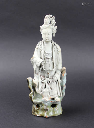 A HUTIAN KILN GUANYIN BUDDHA (TINY DAMAGED)