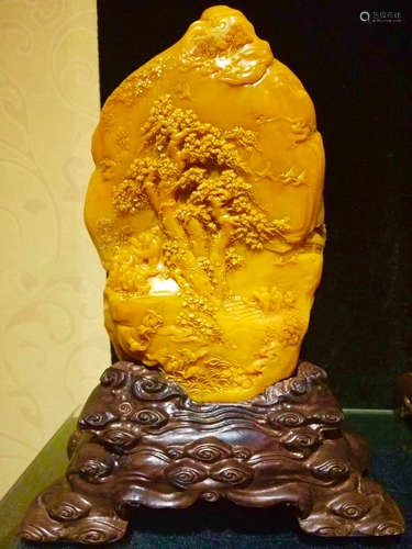 A TIANHUANG CARVED BLOSSOM AND TREE ORNAMENT