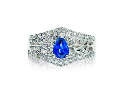 天然梨形蓝宝石配钻石戒指