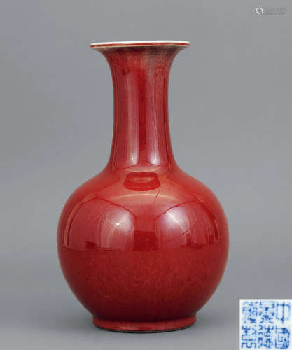 六十年代 红釉撇口瓶