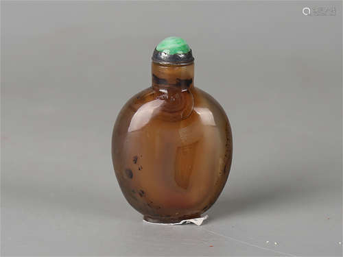 Chinese agate snuff bottle.