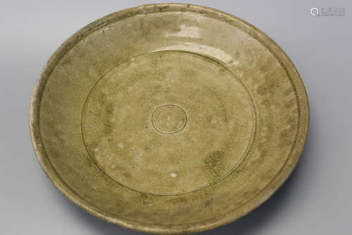 Thai Sawankhalok celadon glaze pottery charger, 15th /