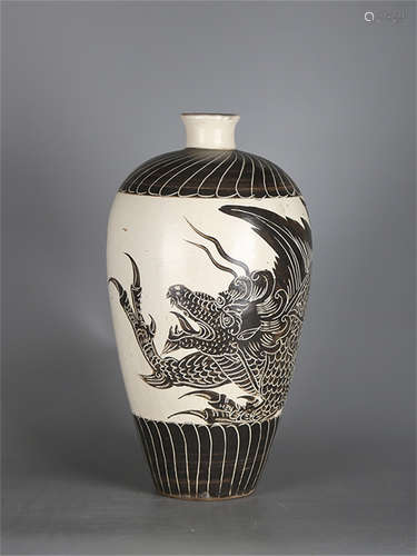 Chinese Cizhou Ware porcelain meiping vase.