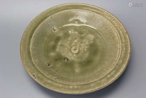 Thai Sawankhalok celadon glaze pottery charger, 15th /