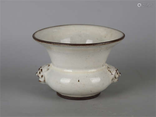 Chinese porcelain vase.